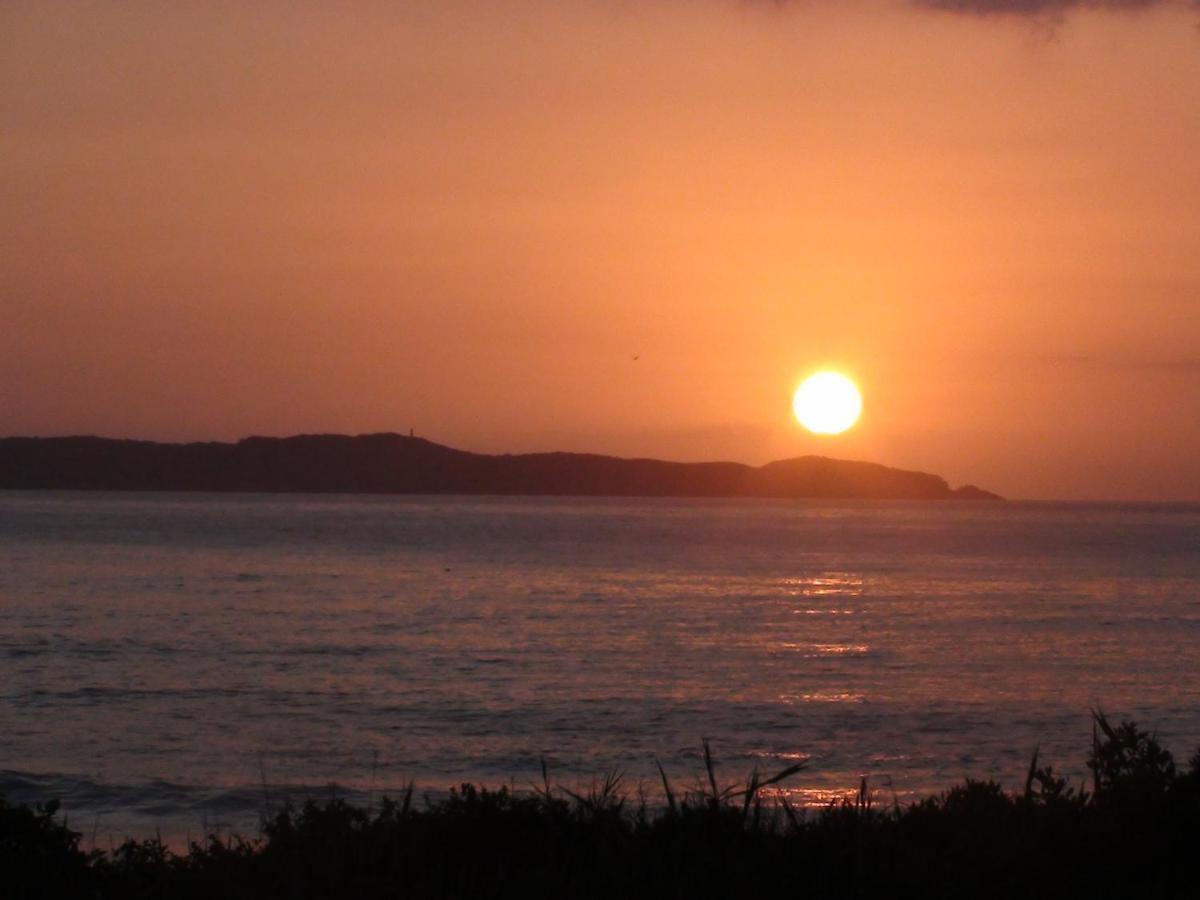 Praia De 4 Ilhas Apartamento De 1 Quarto A 60M Praia Com Vista ボンビーニャス エクステリア 写真