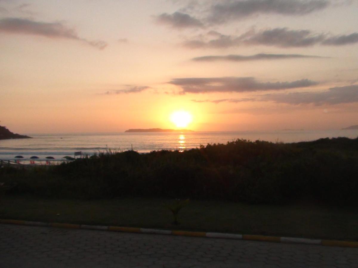 Praia De 4 Ilhas Apartamento De 1 Quarto A 60M Praia Com Vista ボンビーニャス エクステリア 写真