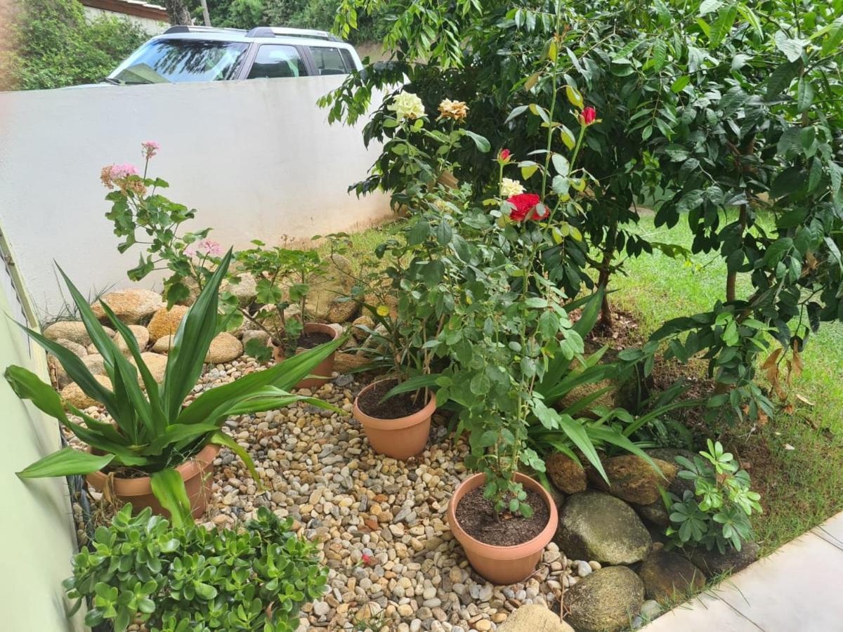 Praia De 4 Ilhas Apartamento De 1 Quarto A 60M Praia Com Vista ボンビーニャス エクステリア 写真